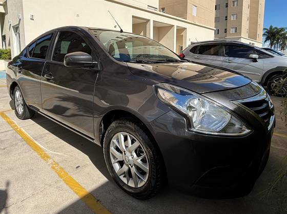 NISSAN VERSA 1.6 16V FLEXSTART SL 4P XTRONIC NISSAN VERSA 1.6 16V FLEXSTART SL 4P XTRONIC